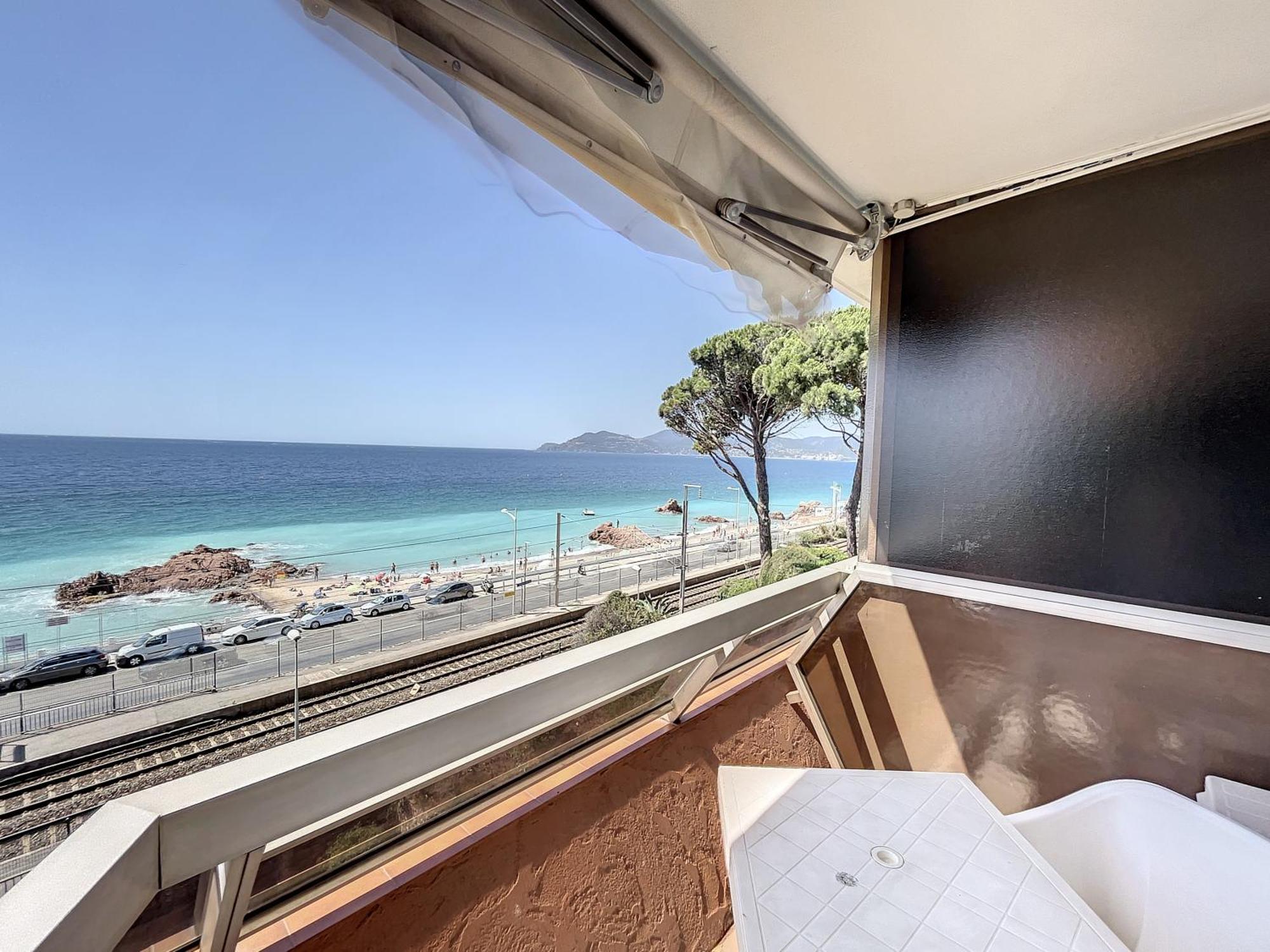 Studio With Beautiful Sea View And Direct Beach Access Κάννες Εξωτερικό φωτογραφία